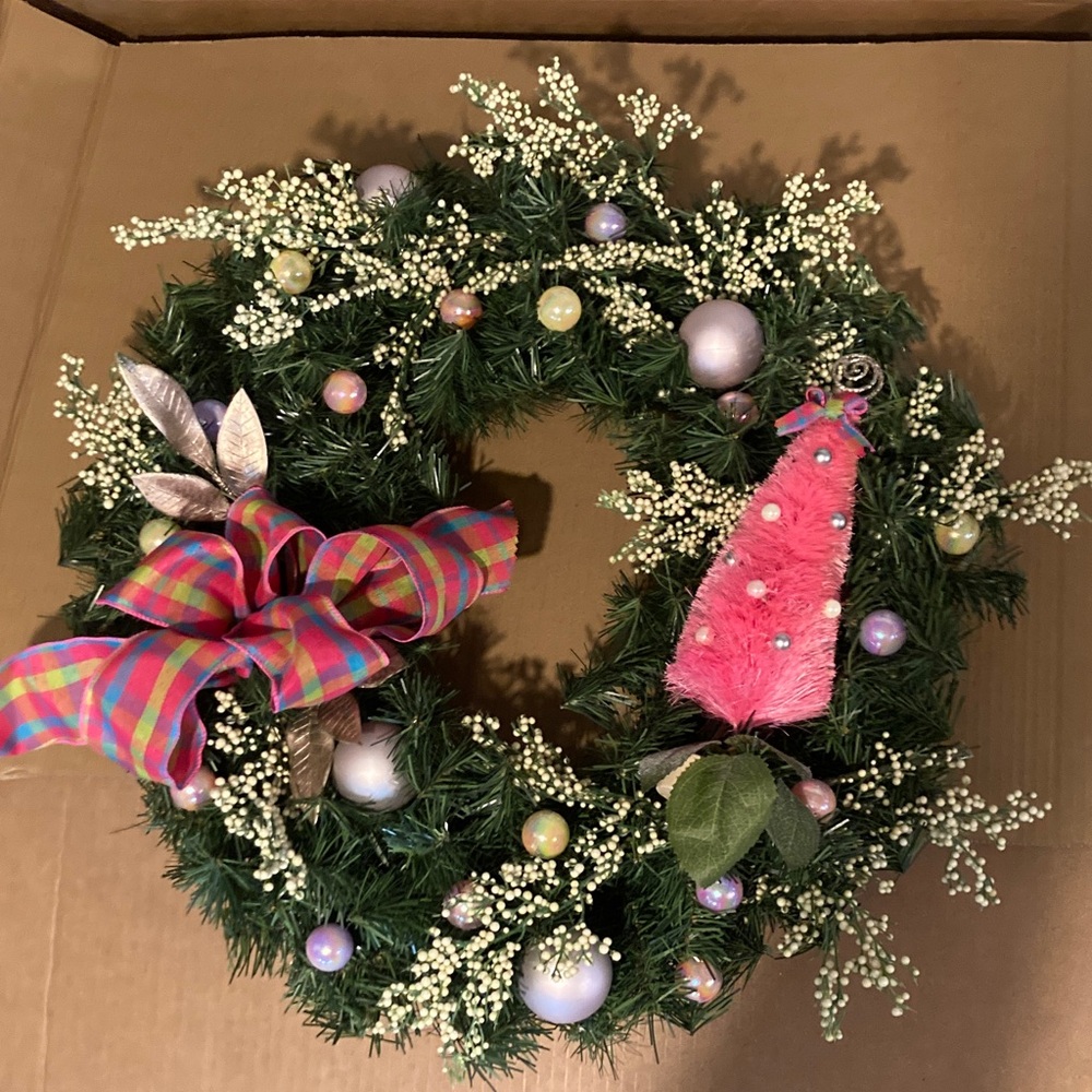 🎄Fuchsia Bottle Tree Holiday Wreath